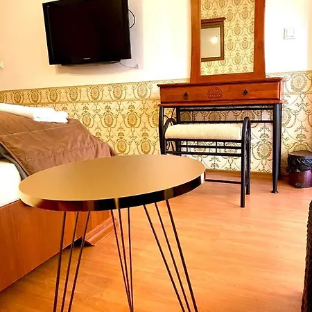 Homestay Стаи За Гости На Централно Място В София С Обслужване *