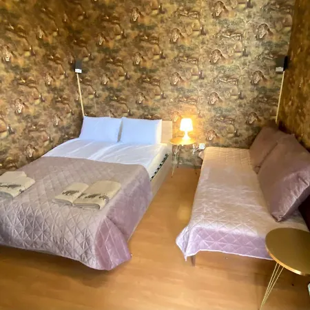 Стаи За Гости На Централно Място В София С Обслужване Homestay szállás *